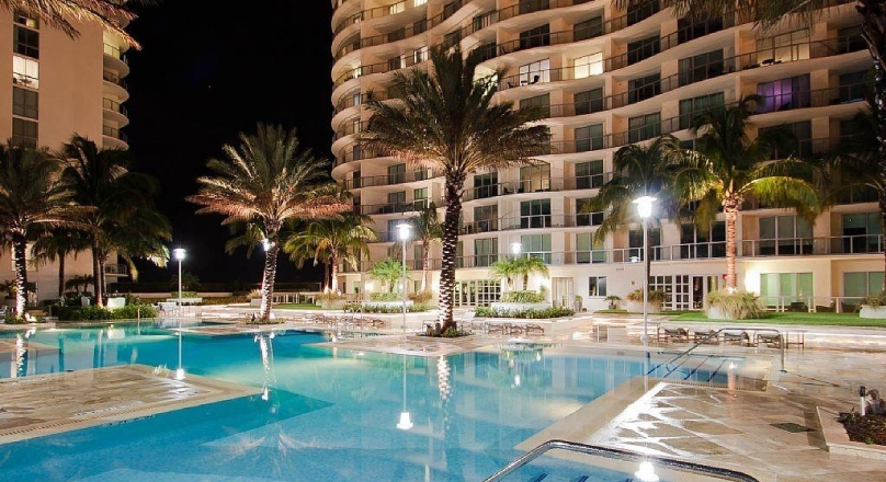 GREAT PRICE - price adjusted for this phenomenal condo in the OASIS 